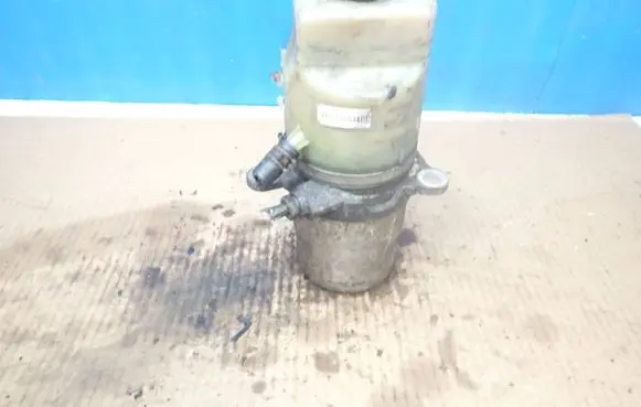 Ford Focus Power steering pump 4M513K514DC