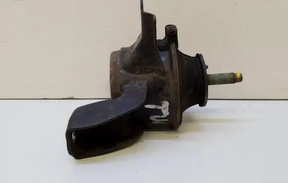 Hyundai Tucson JM Engine mount bracket 218122E100