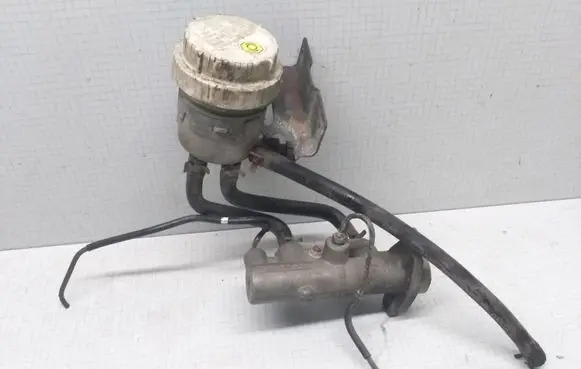 Mitsubishi Carisma Master brake cylinder 21027199