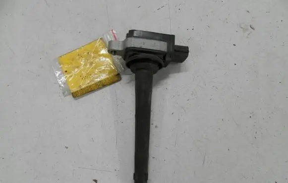 Renault Clio III High voltage ignition coil 