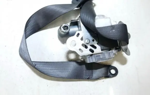 Toyota Prius (XW20) Front seatbelt 7l8230p