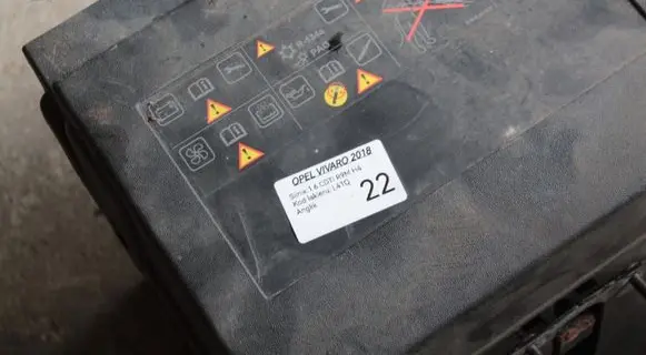 Opel Vivaro Battery box tray 