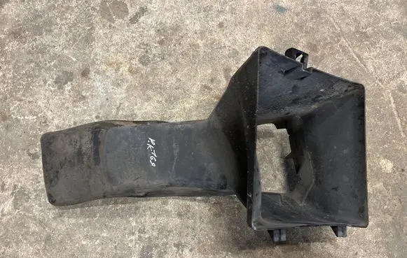 Audi A4 S4 B7 8E 8H Intercooler air channel guide 8E0117335K 8E0117335
