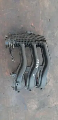 Peugeot 2008 I Intake manifold 9673063980