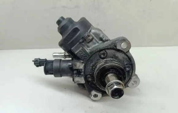 KIA Ceed Fuel injection high pressure pump 331002A600 0445010596