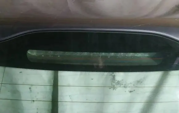 Volvo V50 Third/center stoplight