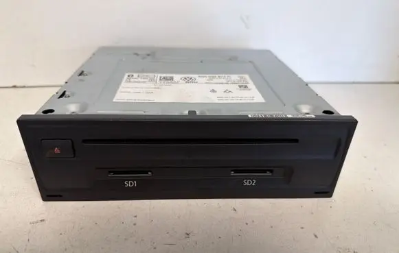 Volkswagen Tiguan Radio/CD/DVD/GPS head unit 3Q0035874C