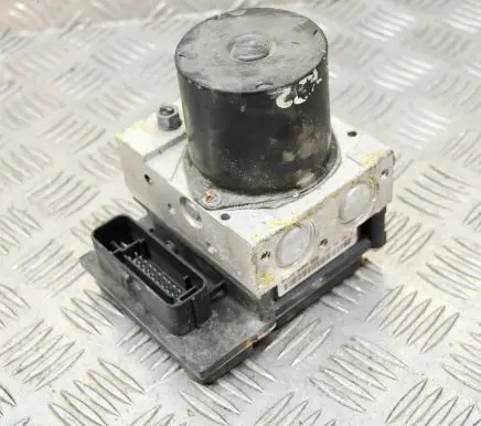Volkswagen Polo ABS Pump 0265234698 6Q0907379BG