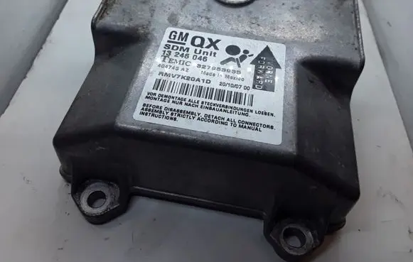Opel Zafira B Airbag control unit/module 13246046 327963935 404745A2