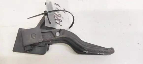Opel Zafira B Engine bonnet (hood) release handle 218186591