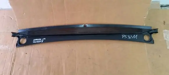 Citroen C4 II Picasso Wiper trim 9675943577