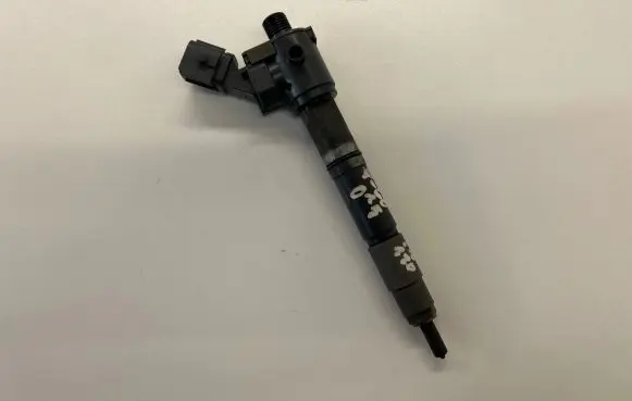 Volvo V60 Fuel injector 04R16443