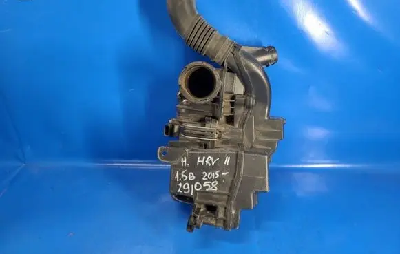 Honda HR-V Air filter box 