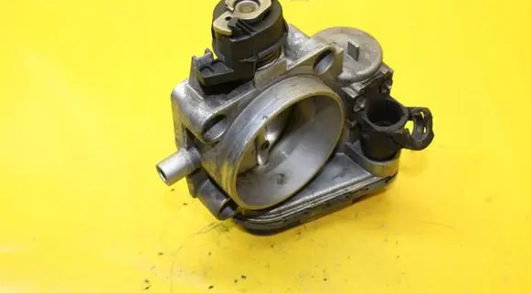 Mercedes-Benz E W210 Throttle valve
