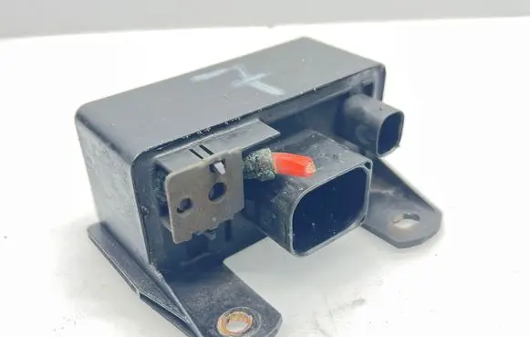 Glow plug pre-heat relay