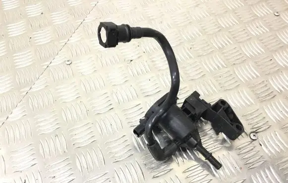 Mercedes-Benz E W238 Fuel tank valve A0004760600 A2054710115
