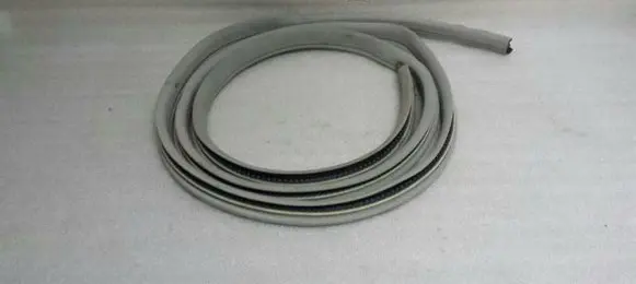 Mercedes-Benz S W220 Rear door rubber seal (on body) A2206970651