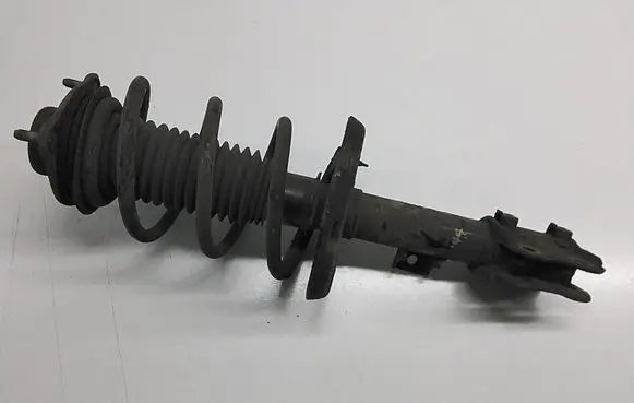 Hyundai i40 Front shock absorber/damper 546513Z230