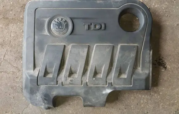 Skoda Yeti (5L) Engine cover (trim) 06200288