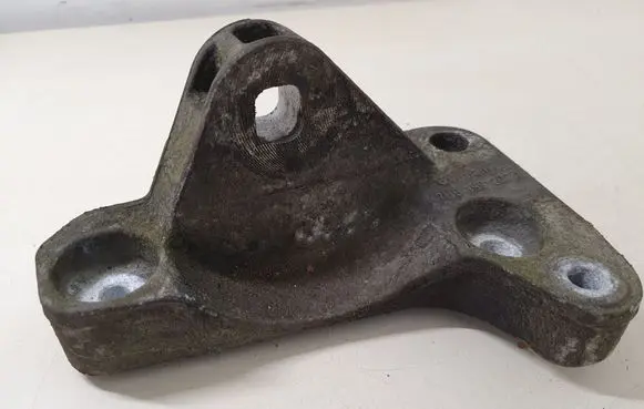 Volkswagen Transporter - Caravelle T5 Engine mounting bracket 7H0199207C