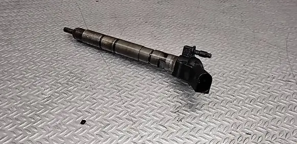 Audi A6 S6 C6 4F Fuel injector 059130277AJ 0445115054