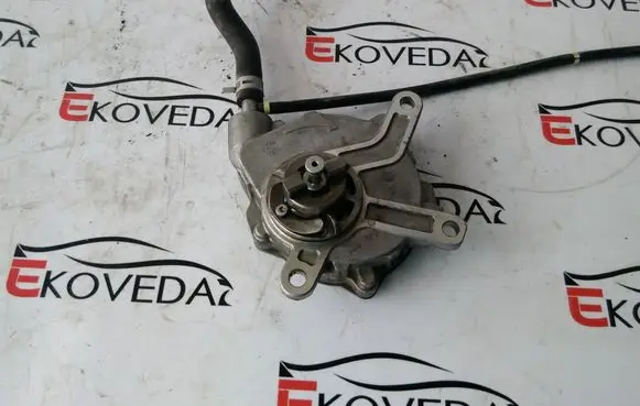 Toyota Verso Vacuum pump 16101328