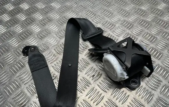 Rear seatbelt