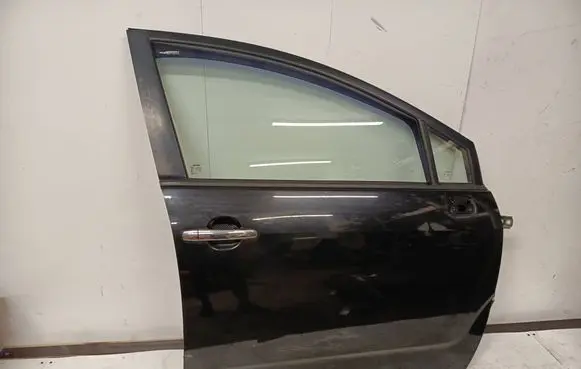 Toyota Corolla Verso AR10 Front door 670010F010