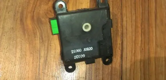 Honda Civic Air flap motor/actuator 2S96030820