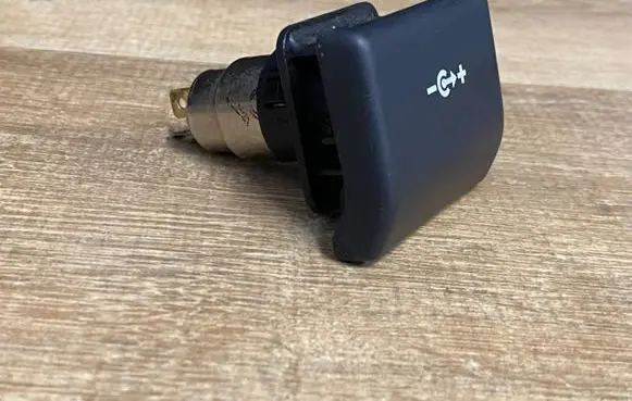 Land Rover Range Rover Sport L494 Cigarette lighter rear CPLA-15K040-DA CPLA15K040DA CPLA-15K040