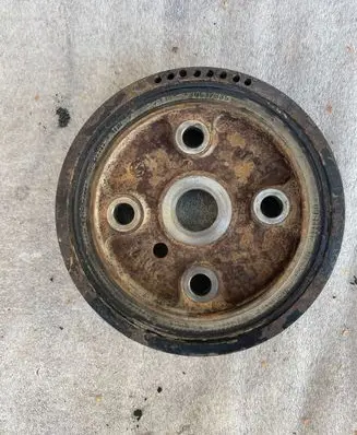 Volvo V70 Crankshaft pulley 30637335