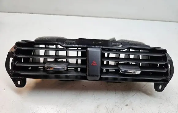 Ford Mondeo MK V Dash center air vent grill DS7319K617AUW