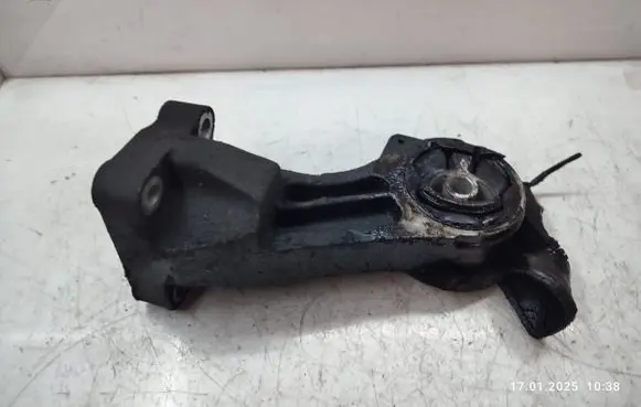 Opel Movano B Engine mount bracket