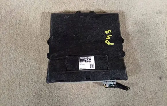 Toyota Prius+ (ZVW40) Engine control unit/module ECU 89681-47030