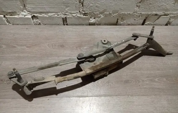 Volvo XC90 Front wiper linkage and motor 30753091