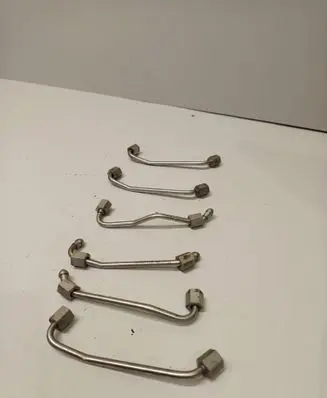 Fuel injector supply line/pipe