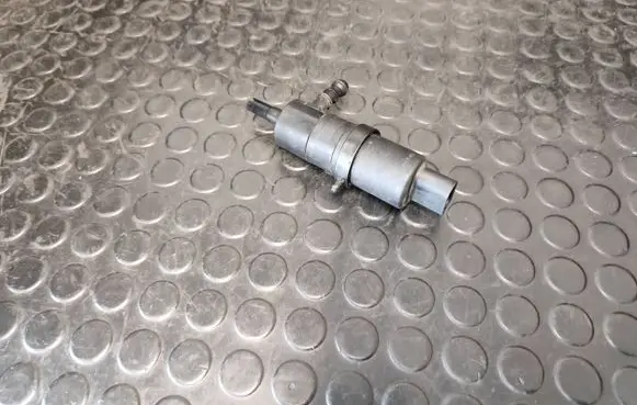 Mercedes-Benz CLA C117 X117 W117 Headlight washer pump 