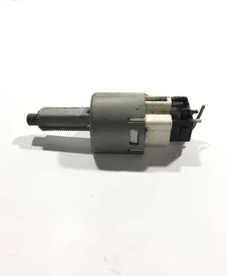 Toyota RAV 4 (XA30) Brake pedal sensor switch 6831