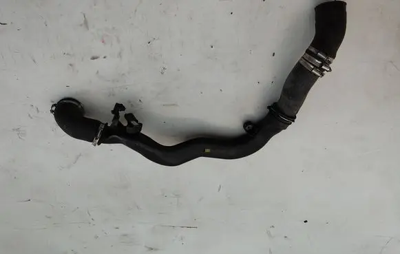 Intercooler hose/pipe