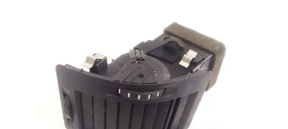 Skoda Octavia Mk2 (1Z) Dash center air vent grill 1Z0819702A