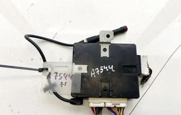 KIA Sorento Door control unit/module 954003e300 95400-3e300
