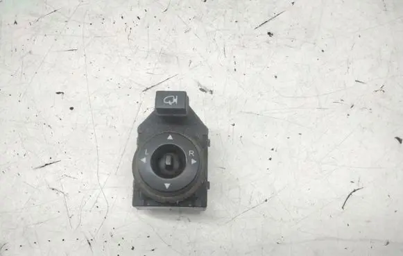 KIA Ceed Wing mirror switch