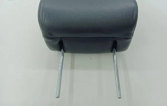 Toyota Avensis T250 Front seat headrest 