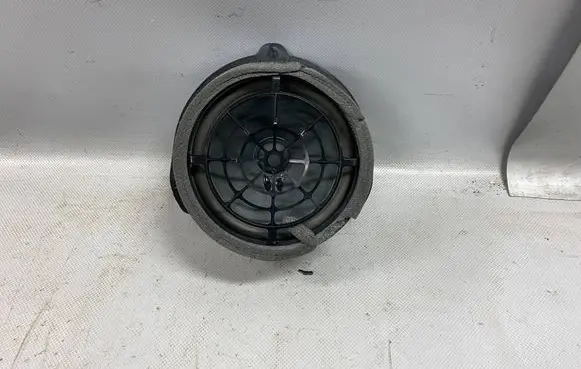 Audi Q7 4M Rear door speaker 4M0035411