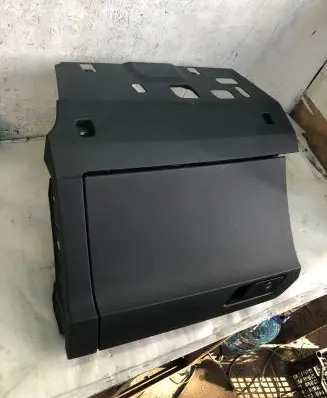 Audi Q3 F3 Glove box set 83b857035