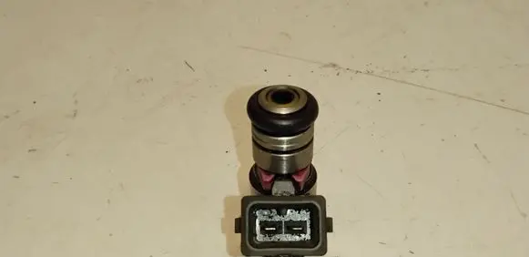Volkswagen Golf IV Fuel injector 036031C