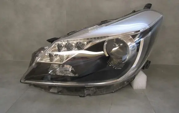 Toyota Yaris Headlight/headlamp