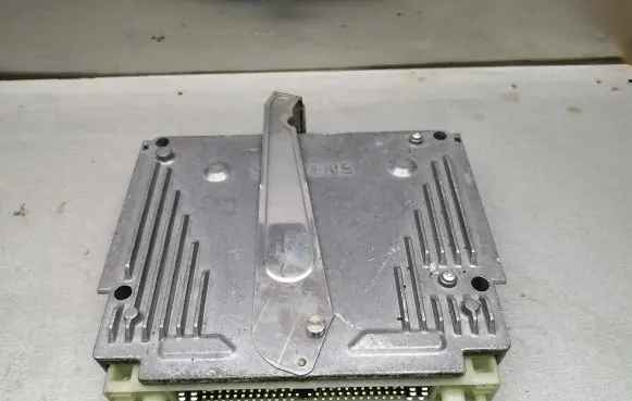 Volvo S70 V70 V70 XC Engine control unit/module P9432617 1T70542298
