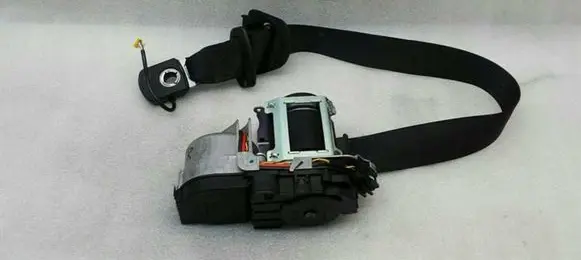 Mercedes-Benz S W221 Front seatbelt A2218605485