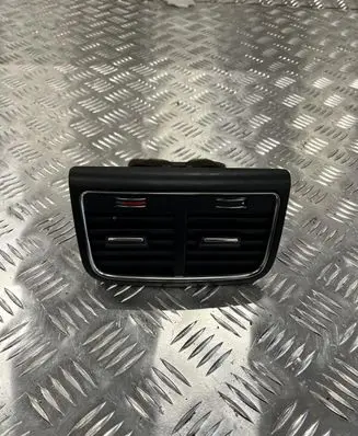 Audi A5 8T 8F Rear air vent grill 8K0819203
